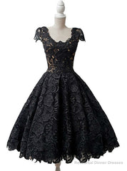 A-line Black Lace O-neck Backless Homecoming Dress