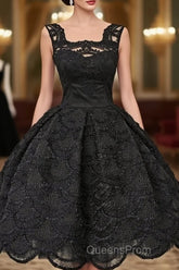 Classic Square Knee-Length Sleeveless Black Lace Homecoming Dress