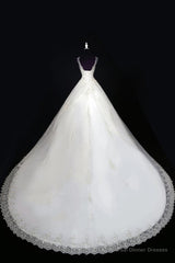 2025 A Line Wedding Dresses, Scoop Tulle With Applique And Beads Lace Up