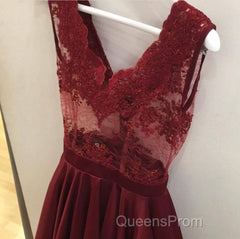 Elegant Lace V-Neck Cap Sleeves Homecoming Dress Short Cocktail Dress