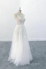Elegant Long A-line V-neck Appliques Tulle Backless Wedding Dress