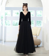 Black V-neck long sleeve prom dress evening dress