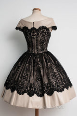 Knee-Length Cap Sleeves Homecoming Dress With Black Lace