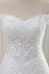 Lace Off-The-Shoulder Trumpet Long Wedding Dress