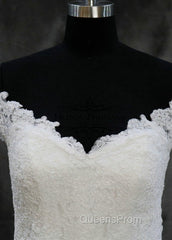 Lace Trumpet/Mermaid Sweep Train Off-The-Shoulder Wedding Dress