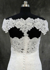 Lace Trumpet/Mermaid Sweep Train Off-The-Shoulder Wedding Dress