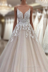 Long A-Line V-neck Spaghetti Straps Backless Appliques Lace Tulle Wedding Dress