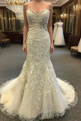 Luxurious Beaded Sweetheart Mermaid Court Train Wedding Dress Lace Embroidery