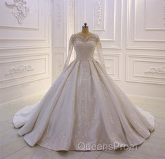 Luxurious White Long Sleevess Appliques Beadings Wedding Dress
