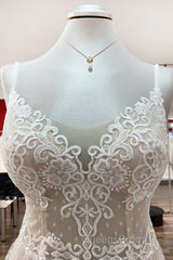 Luxury Long A-line V-neck Tulle Open Back Lace Wedding Dress