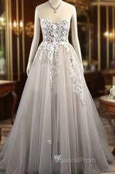 Sweetheart Sleeveless Sweep/Brush Train A-Line Wedding Dress
