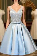V-Neck Knee-Length Light Blue Satin Homecoming Dress With Appliques