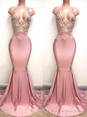 2025 V-neck Train Mermaid/Trumpet Lace Beaded Prom Dresses