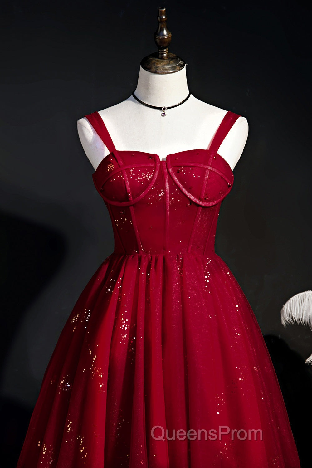 Elegant Sleeveless Tulle Sequins Short Homecoming Dress Secondary image