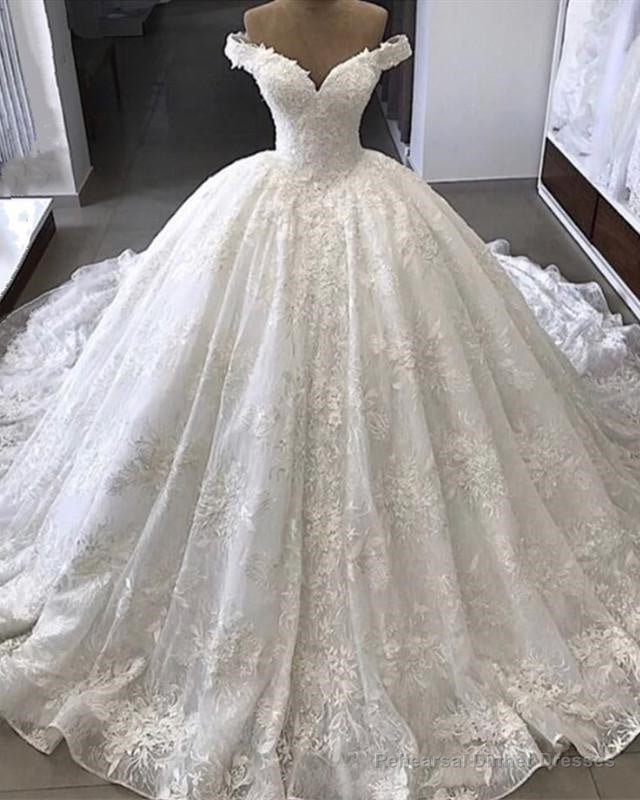 Amazing Off Shoulder Sweetheart Lace Long Ball Dresses Main image