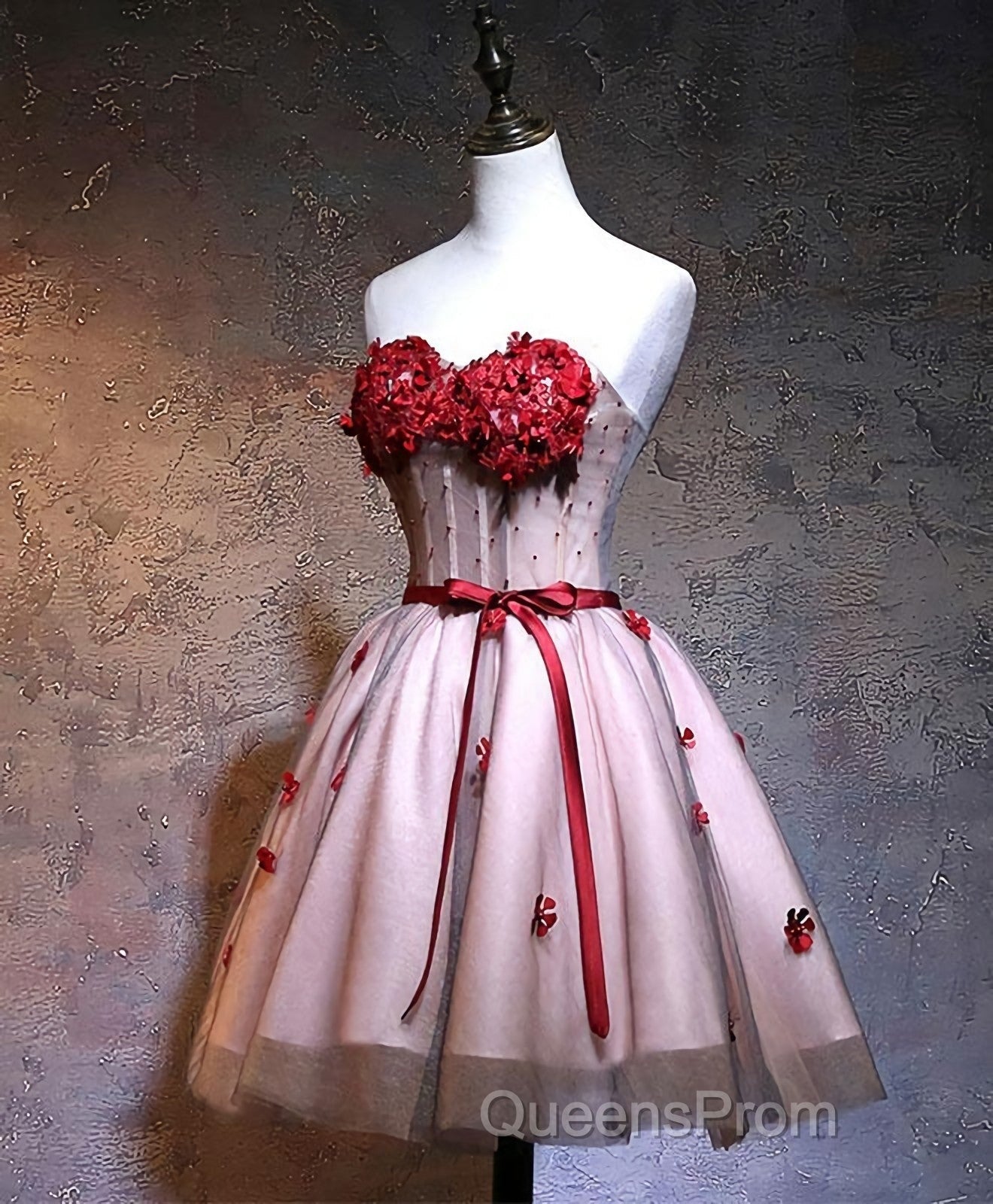 Red Sweetheart Neck Lace Short Evening Prom Dress Secondary image