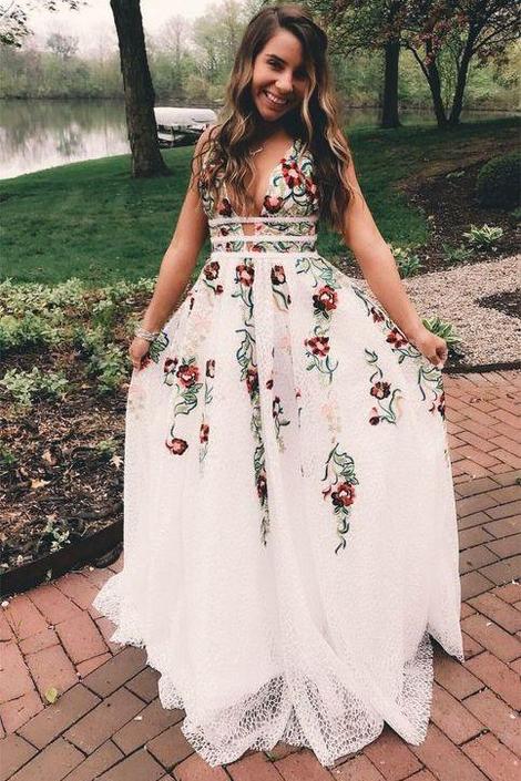 V-Neck Sexy Floral Embroidered Long Classy Prom Dress Secondary image