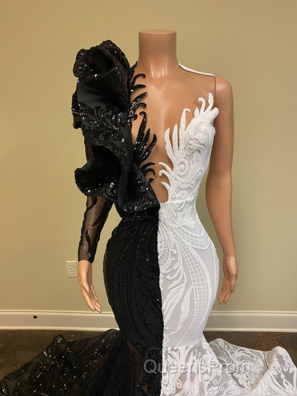 Hot Half Black Half White One shoulder Long Sleeves Mermaid Evening Prom Dress