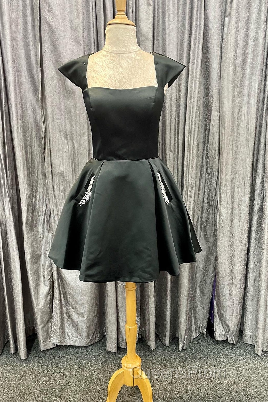Cap Sleeves Short Yellow Homecoming Dress with Lace Up Back Secondary image
