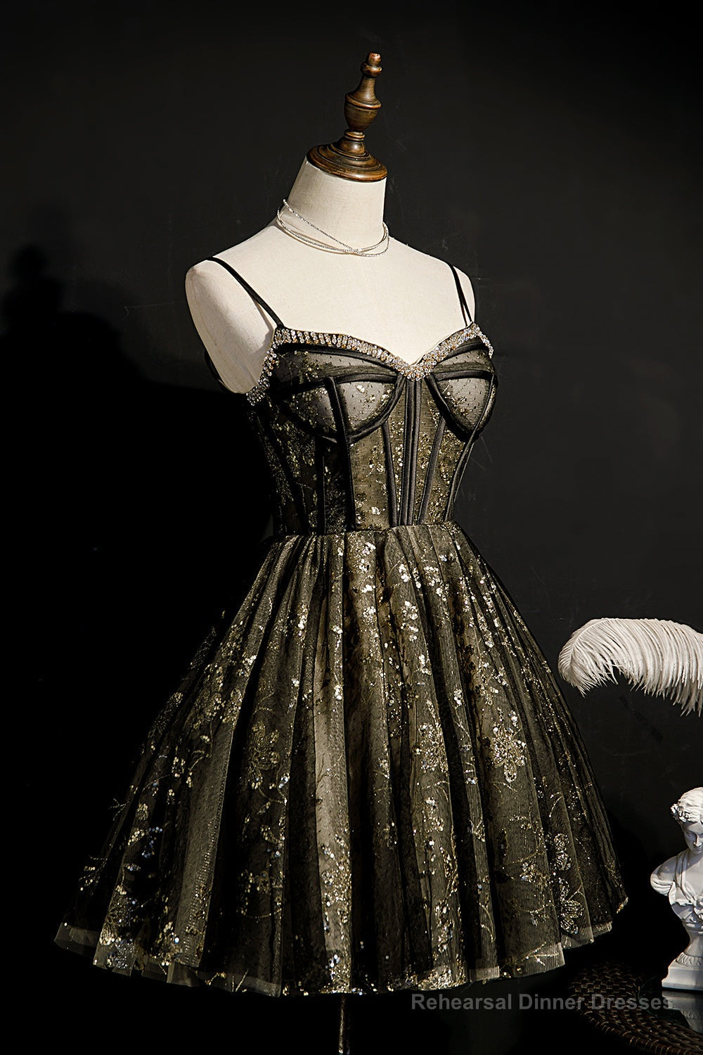 Elegant Black Spaghetti Strap Sequins Tulle Short Homecoming Dresses Secondary image