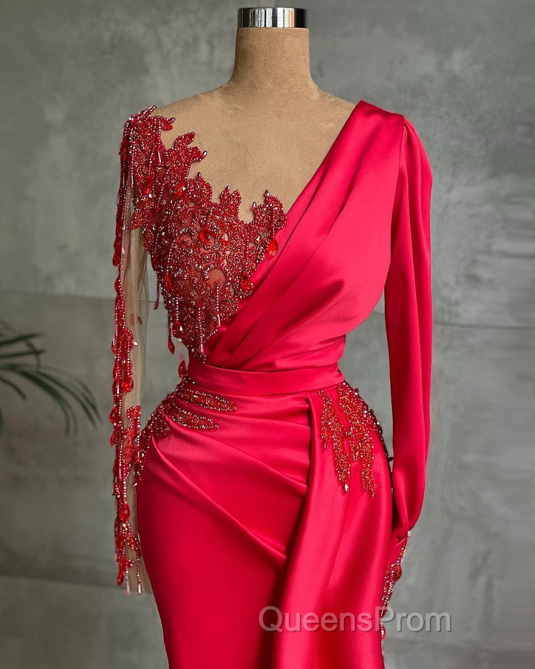 Gorgeous Red Long Sleeve Mermaid Evening Dress Lace Appliques Evening Prom Gown Ruffles Secondary image