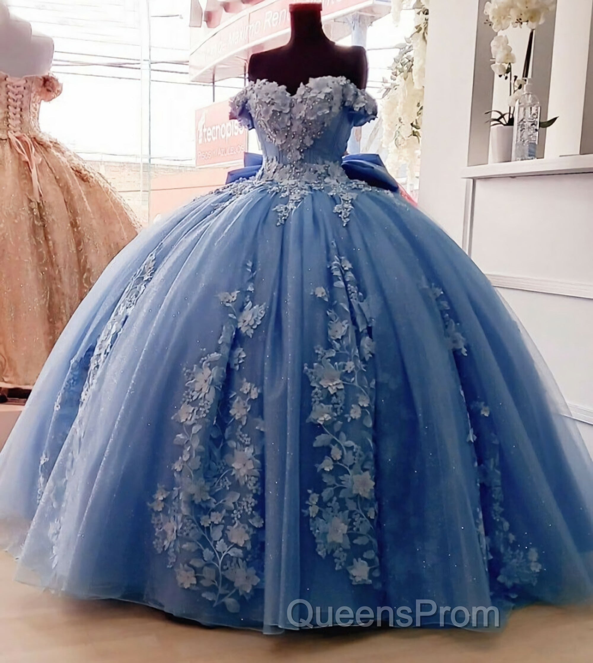 Off Shoulder Ball Gown Quinceanera Dress 3D Floral Applique Sweet 16 Gowns Secondary image