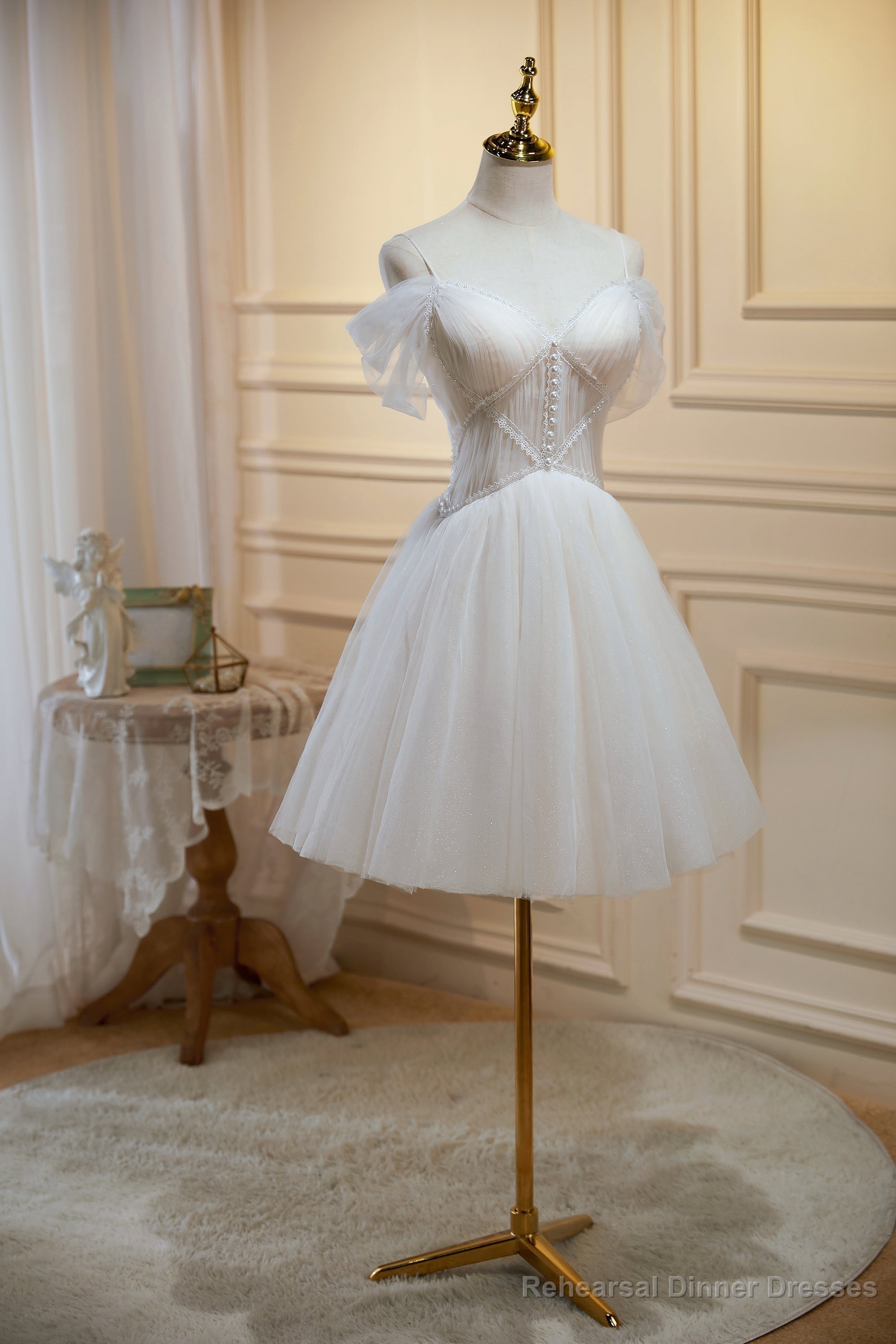 Cute Spaghetti Straps V Neck Tulle Short Homecoming Dresses Secondary image