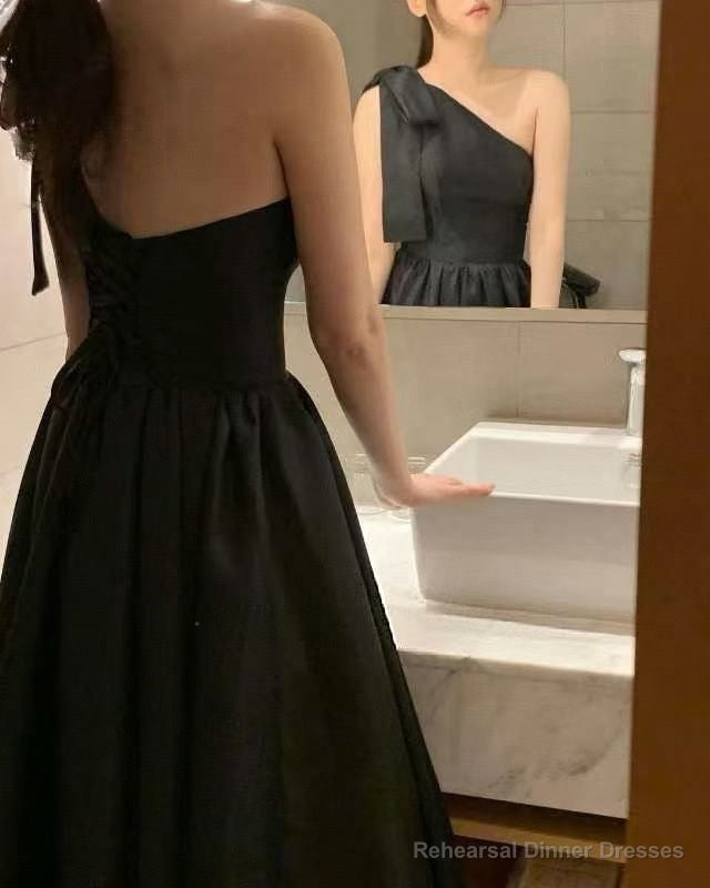 One-Shoulder A-Line Evening Gown Black Prom Dress Secondary image