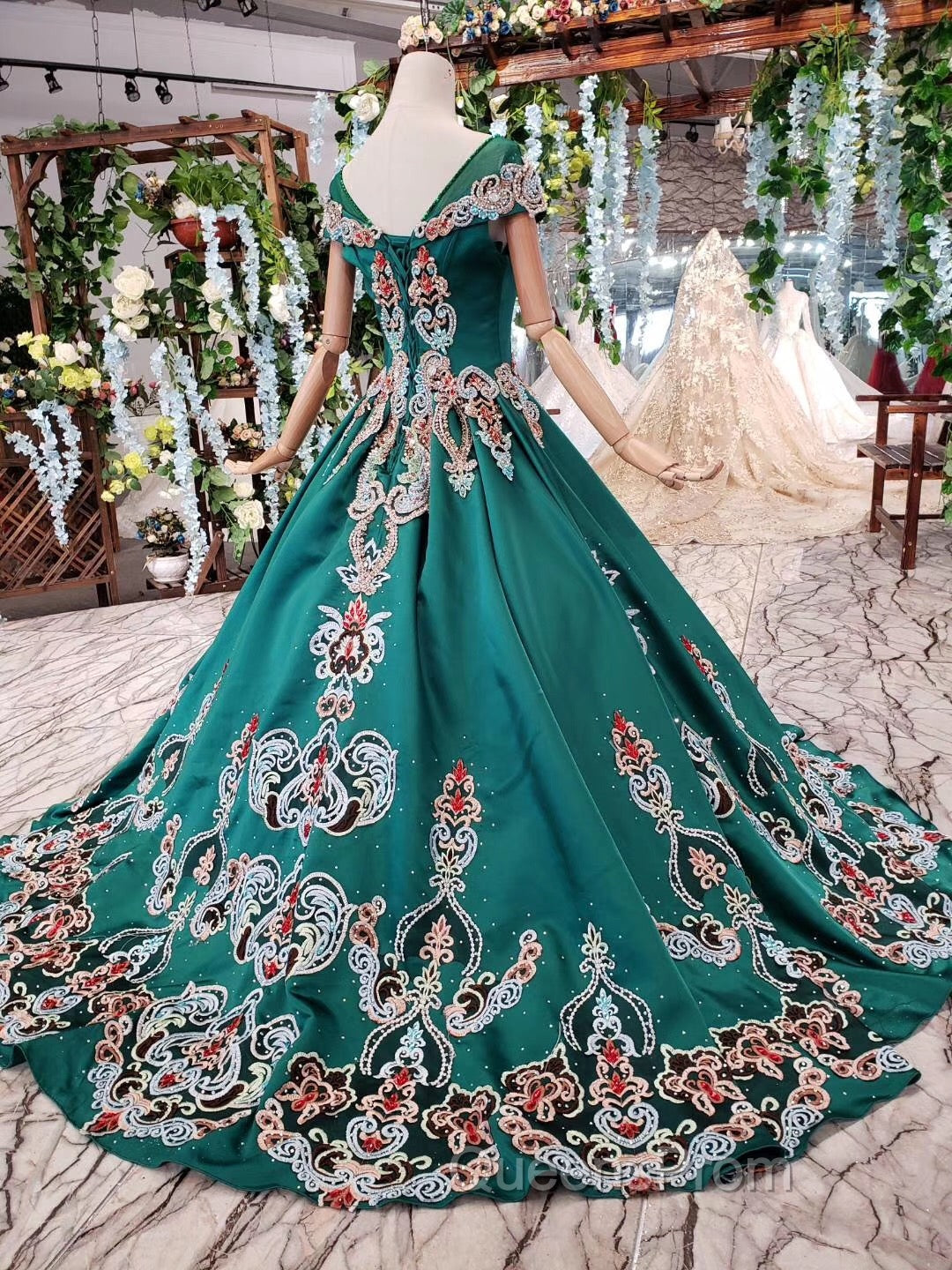 Luxury Green Round Neck Short Sleeves Evening Prom Dress with Beading