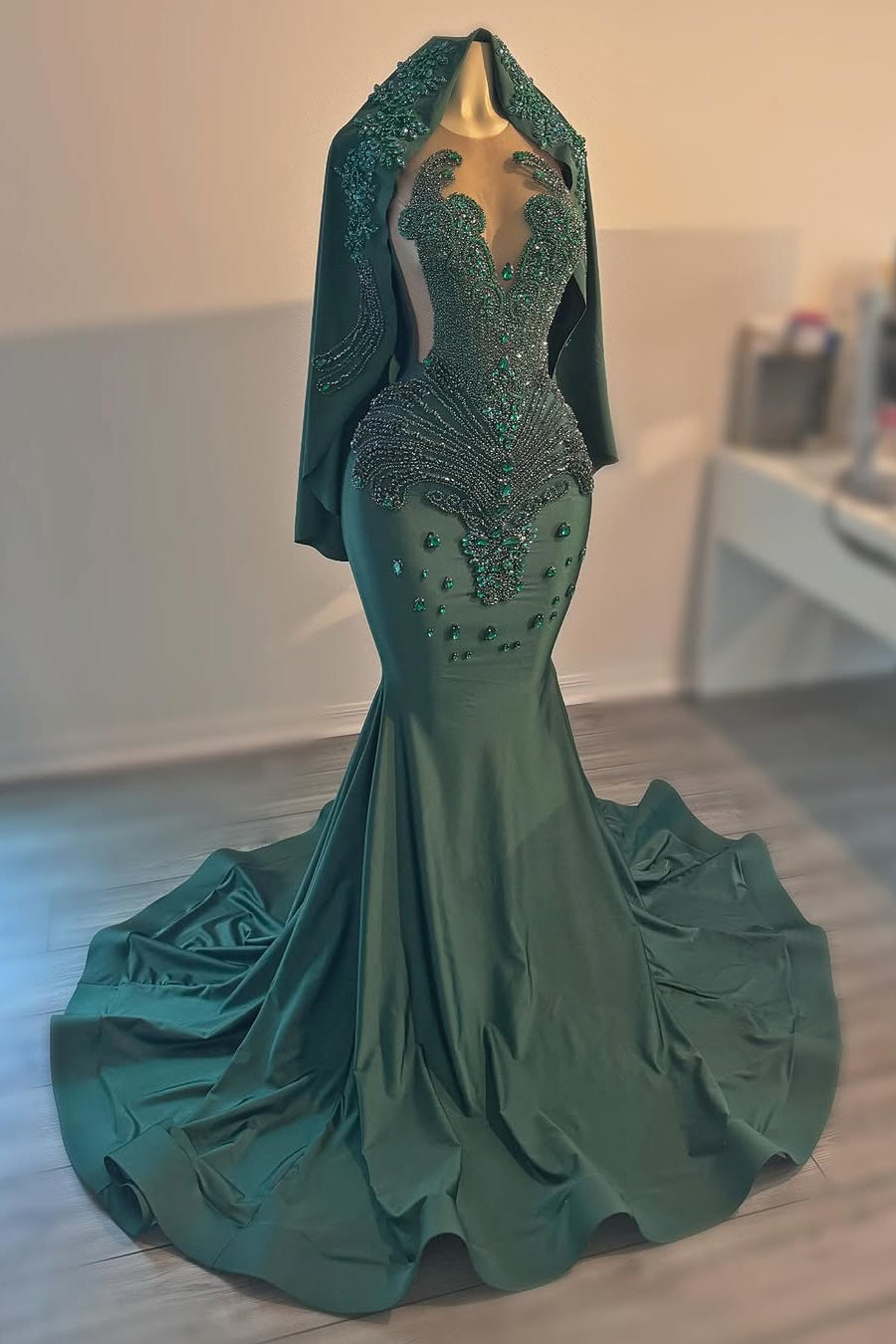 Veil For Dark Green V-Neck Sleeveless Mermaid Floor Length Prom Dresses Main image