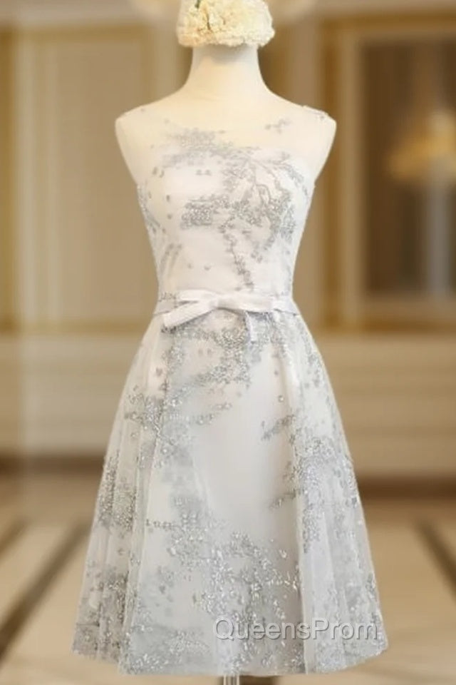 A-Line Boat Neck Knee-Length Tulle Homecoming Dress With Applique Main image
