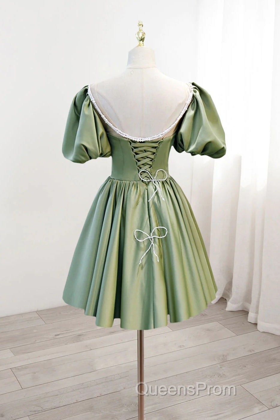 A Line Green Puffy Sleeve Satin Short Evening Prom Dress Homecoming Dress Secondary image