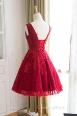 A-Line Knee-Length Red Tulle Homecoming Dress With Appliques