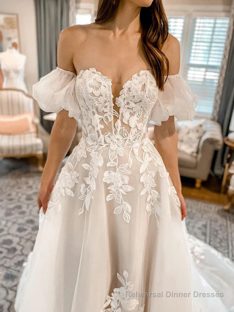 A-Line/Princess Off-the-Shoulder Chapel Train Tulle Wedding Dresses With Appliques Lace Main image