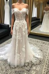 A-Line/Princess Off-the-Shoulder Court Train Tulle Wedding Dress With Appliques Lace