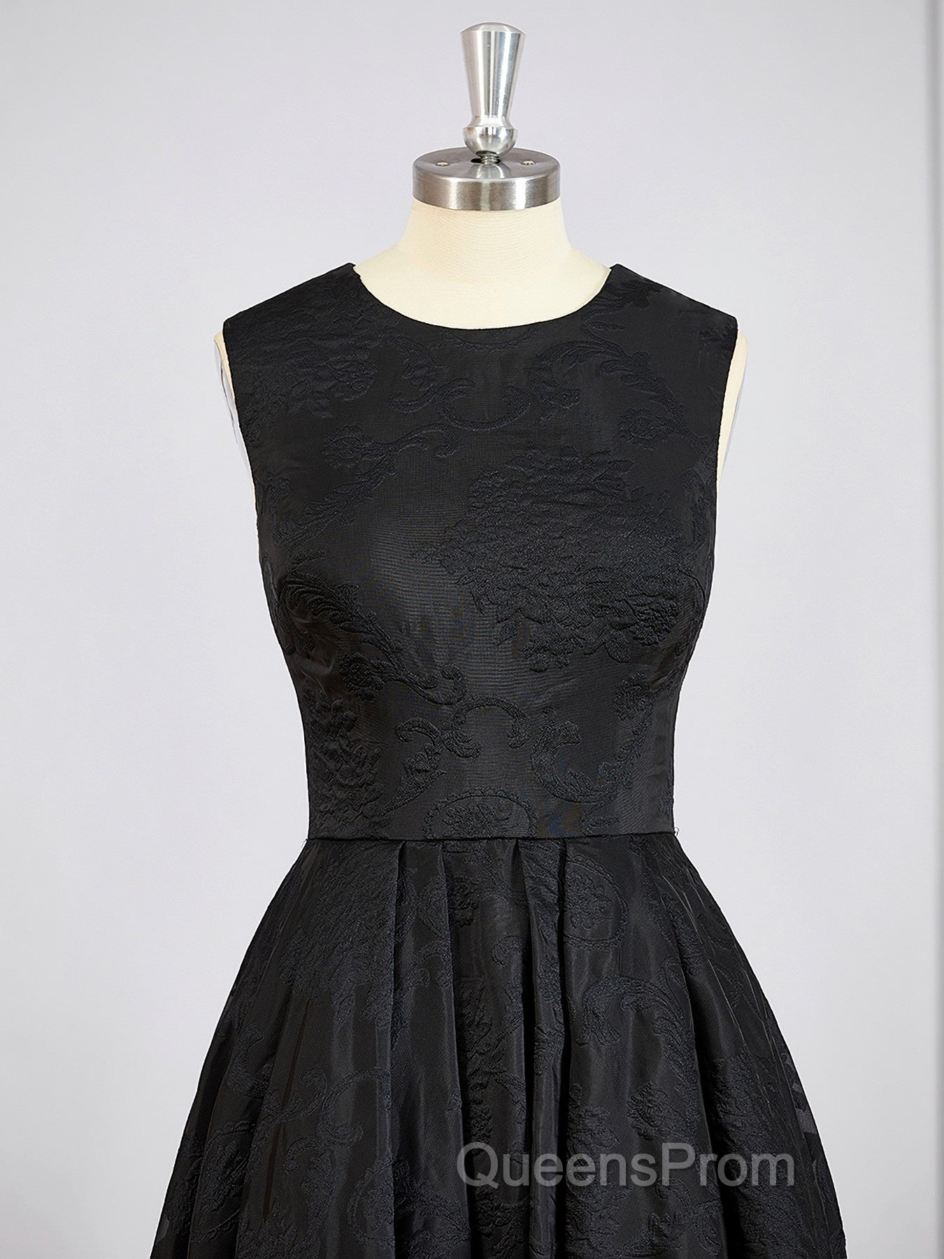 A-Line/Princess Scoop Asymmetrical Lace Mother of the Bride Dress With Applique