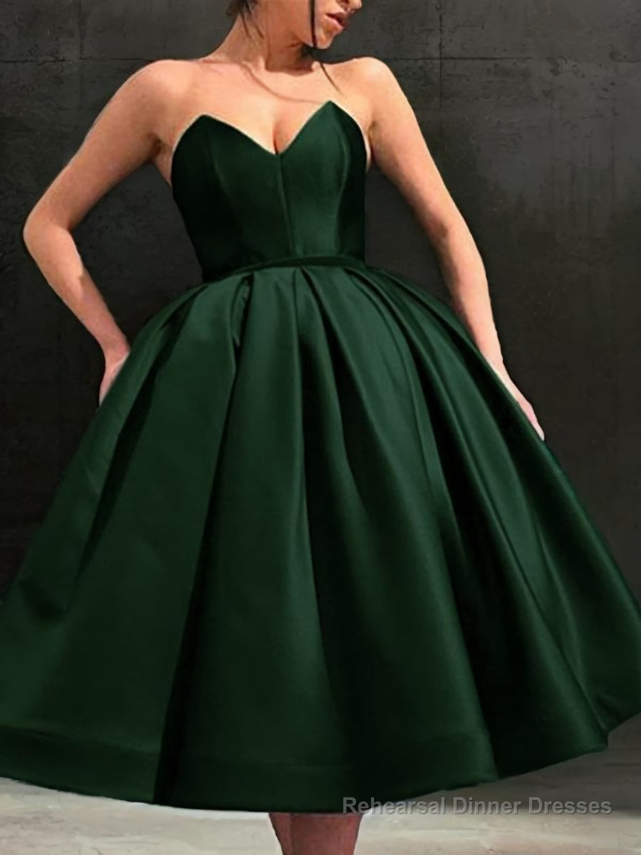 A-Line/Princess Sweetheart Short/Mini Satin Homecoming Dresses With Ruffles Main image