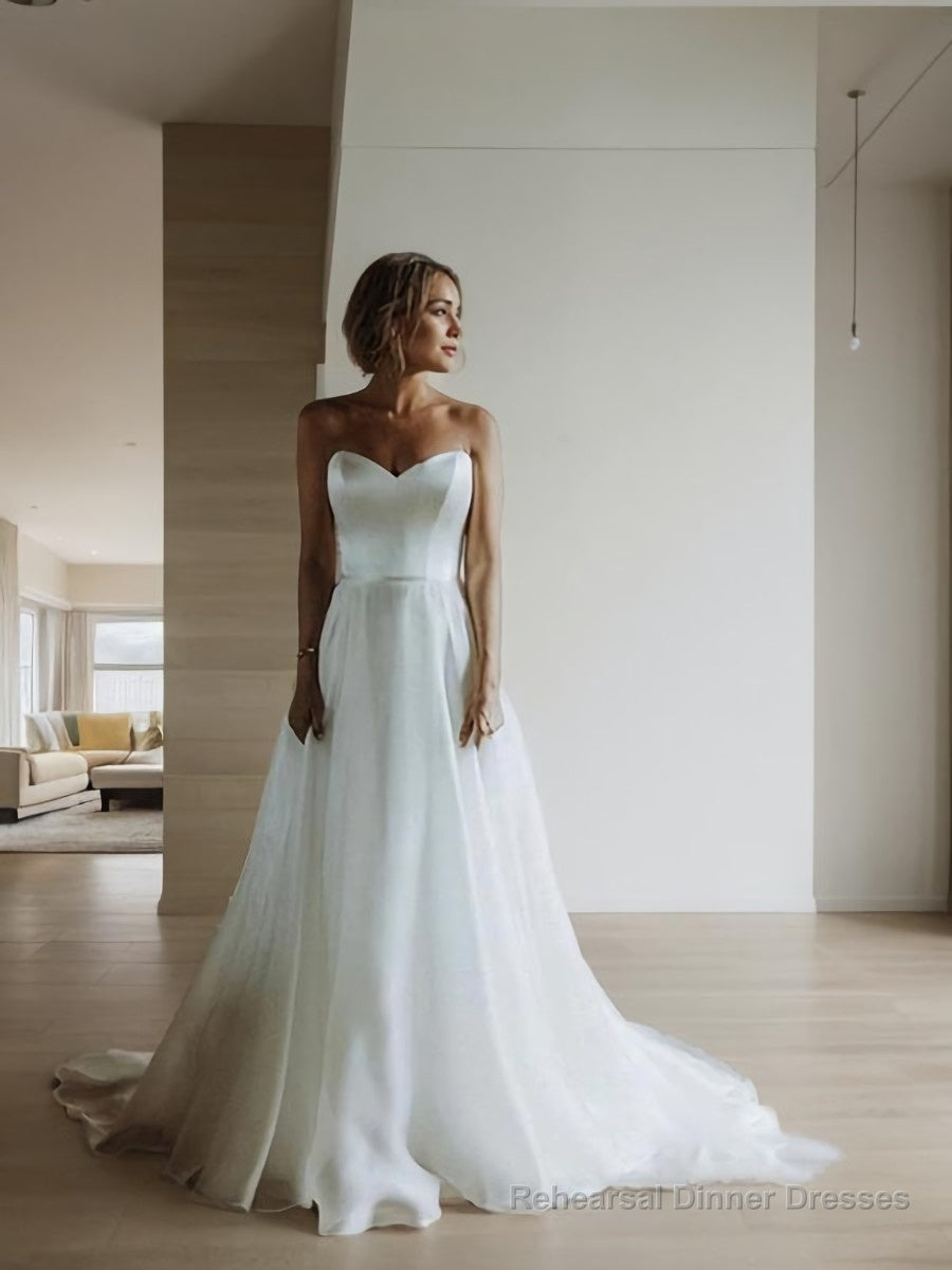 A-Line/Princess Sweetheart Sweep Train Organza Wedding Dresses Main image