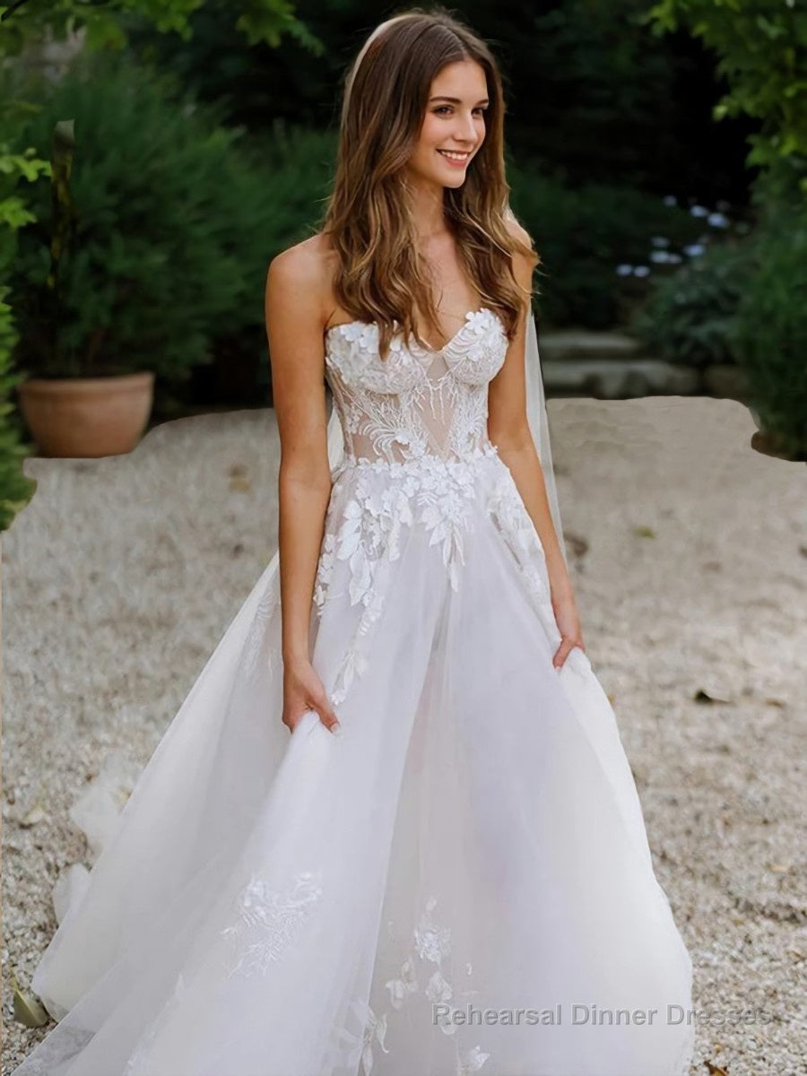 A-Line/Princess Sweetheart Sweep Train Tulle Wedding Dresses With Appliques Lace Secondary image