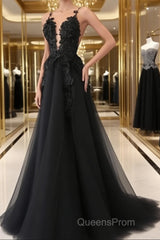 A-line/Princess V-neck Court Train Tulle Wedding Dress with Appliques Lace