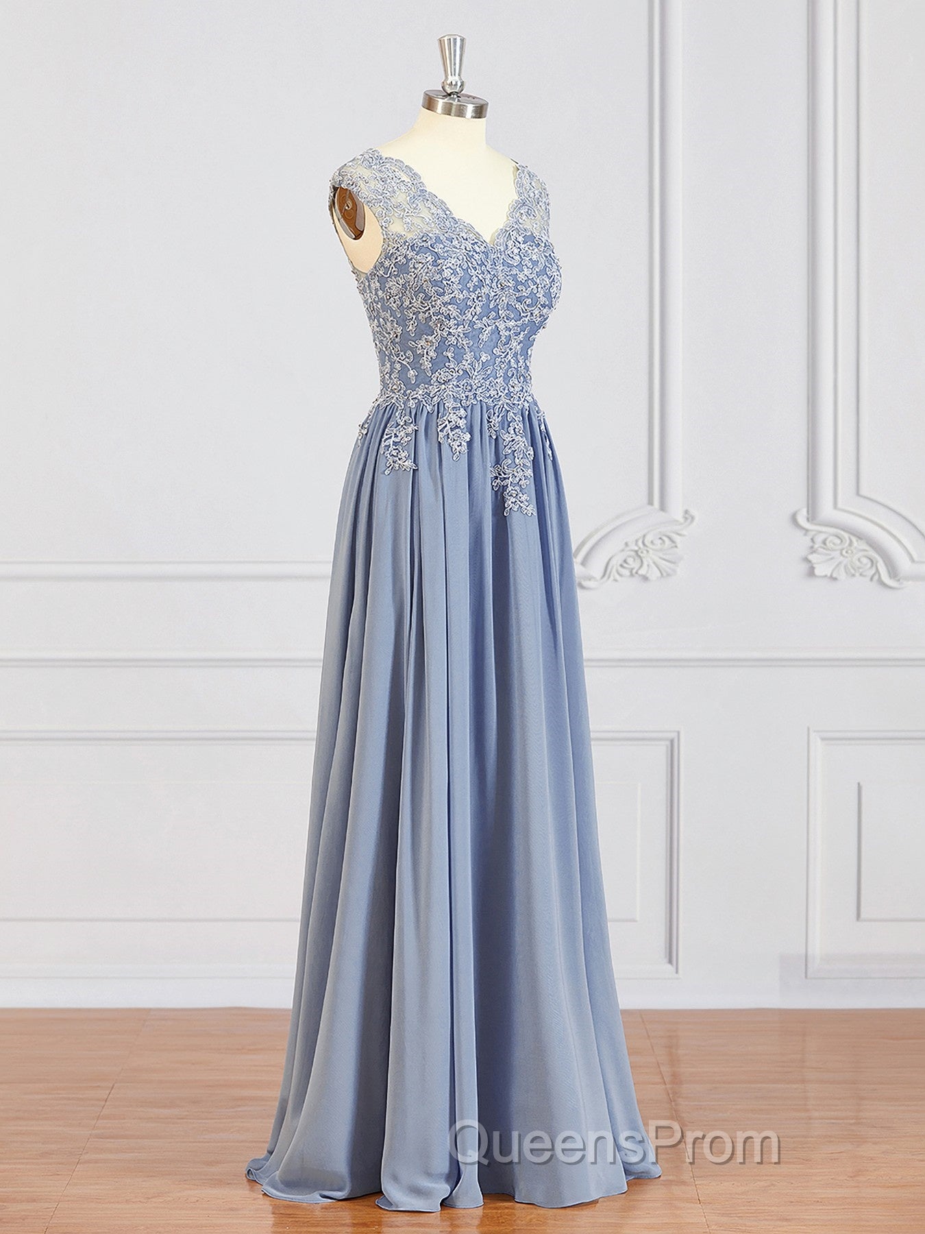 A-Line/Princess V-neck Floor-Length Chiffon Mother of the Bride Dress With Appliques Lace