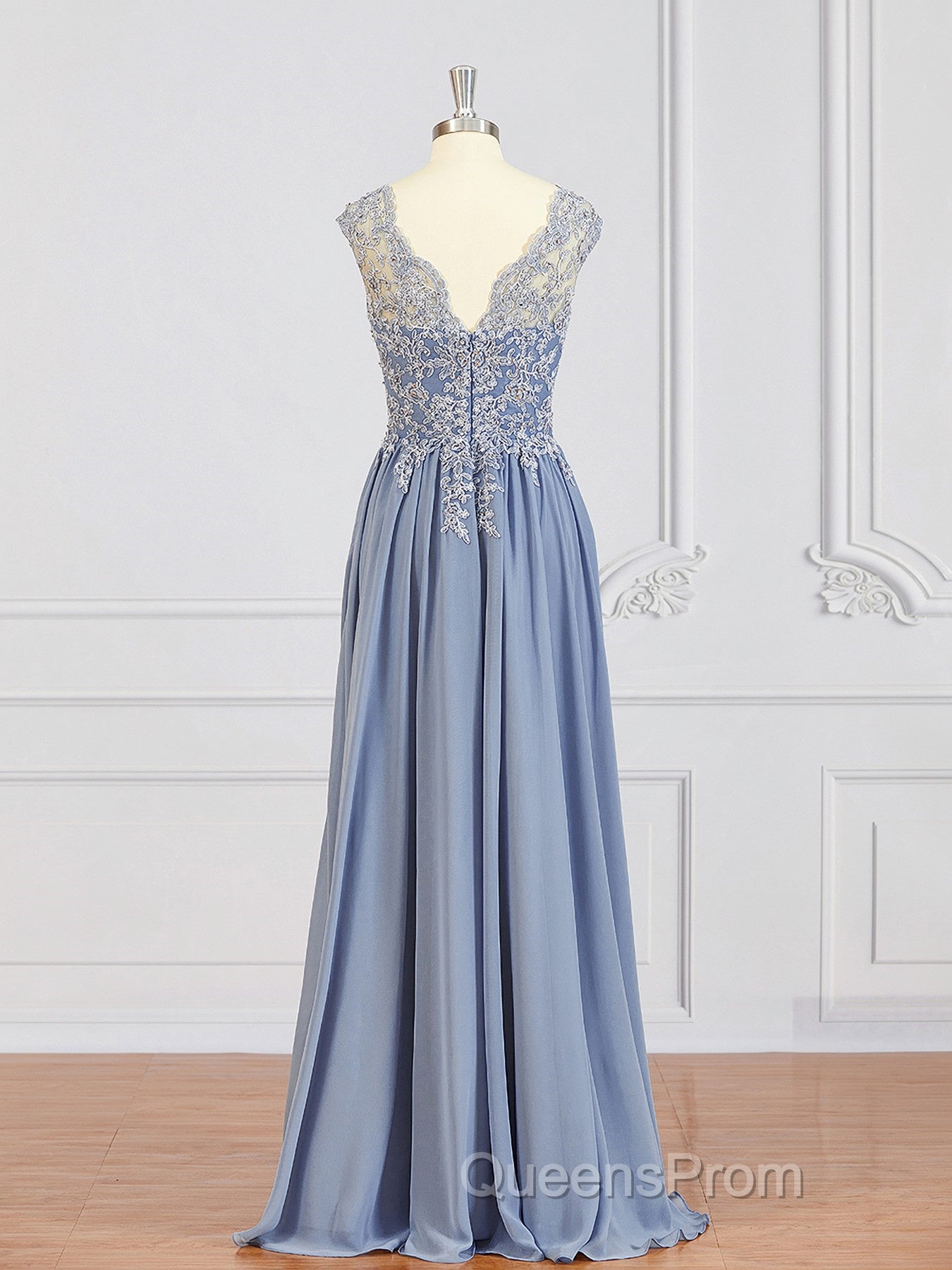 A-Line/Princess V-neck Floor-Length Chiffon Mother of the Bride Dress With Appliques Lace