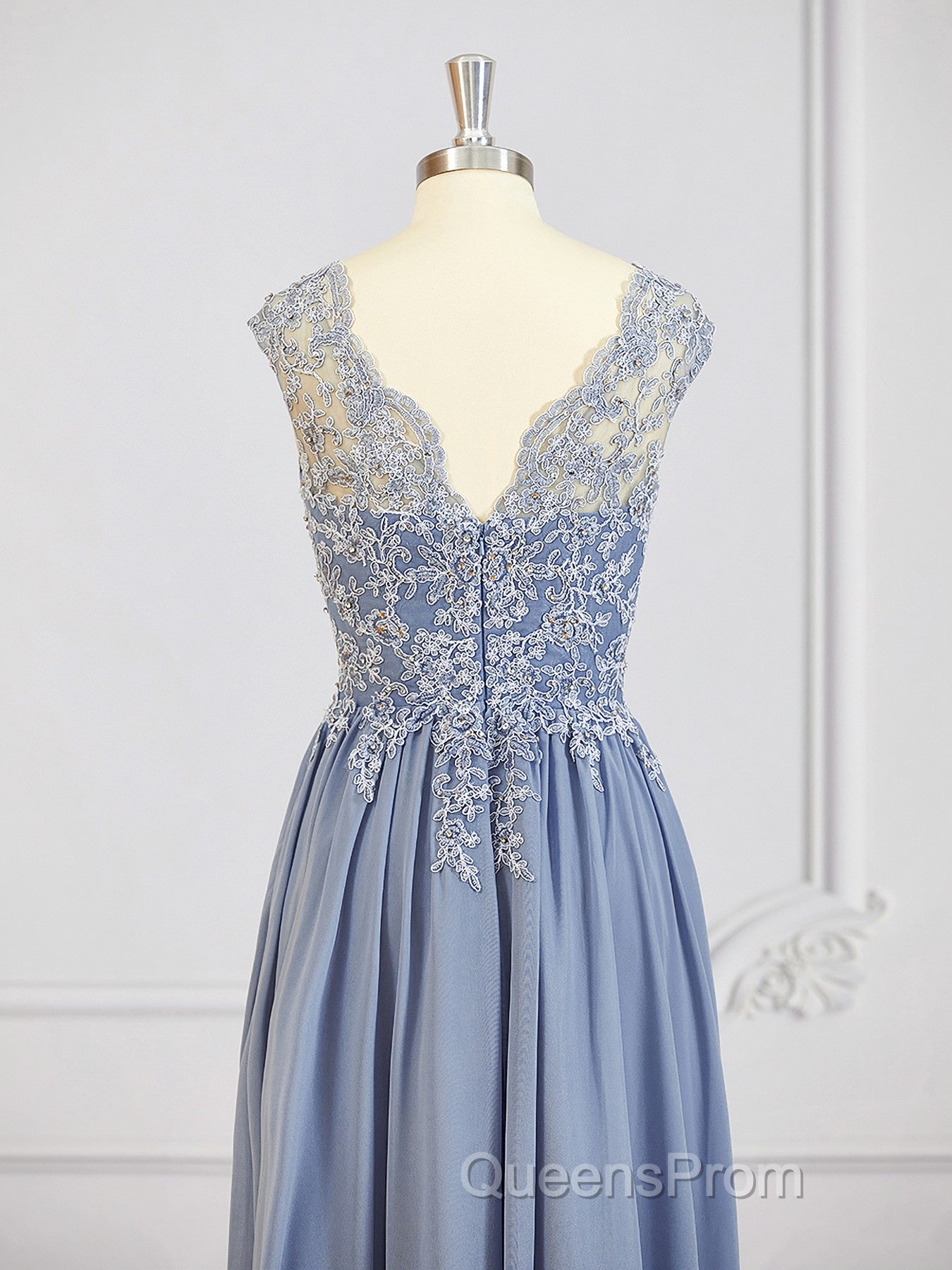 A-Line/Princess V-neck Floor-Length Chiffon Mother of the Bride Dress With Appliques Lace