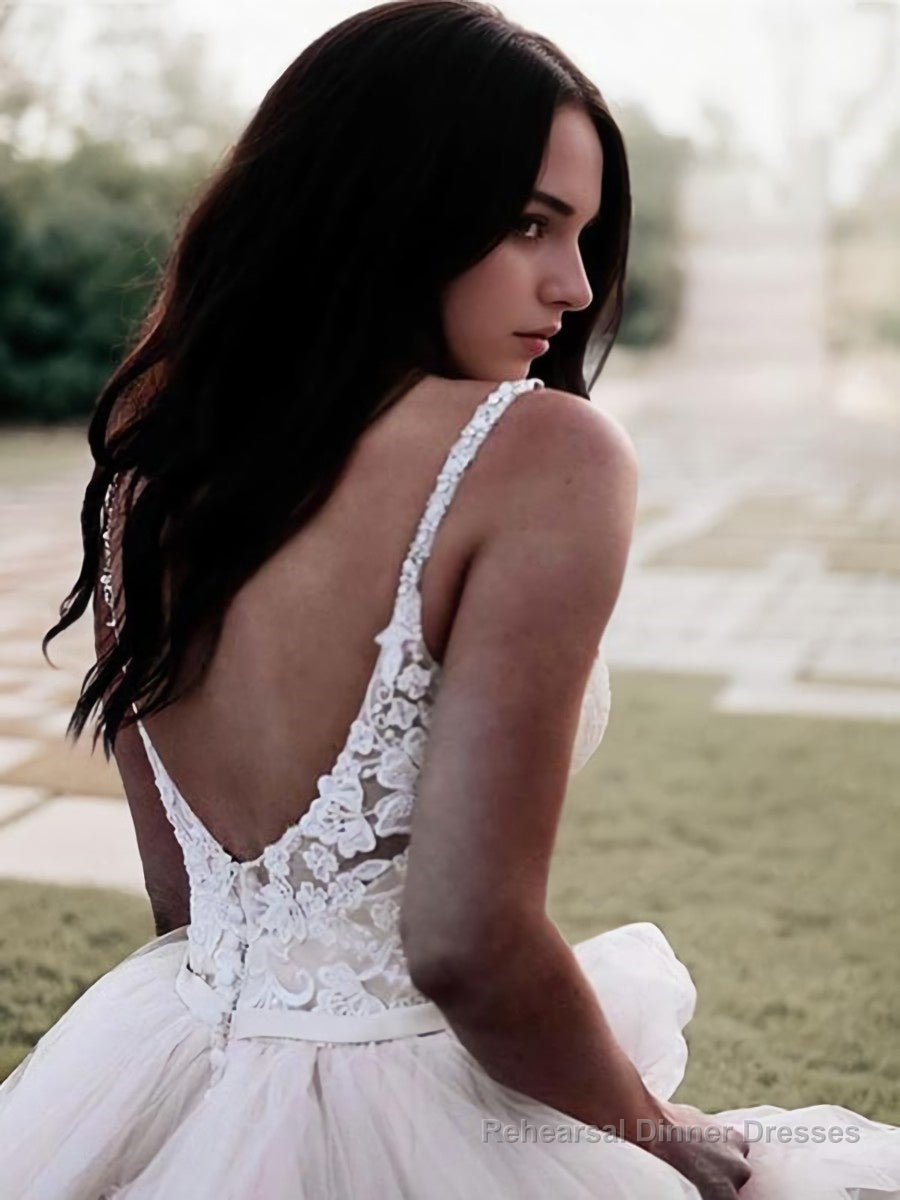 A-Line/Princess V-neck Floor-Length Tulle Wedding Dresses With Appliques Lace Secondary image