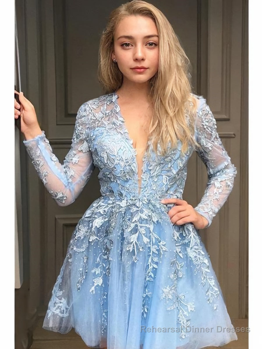 A-Line/Princess V-neck Short/Mini Lace Homecoming Dresses With Appliques Lace Main image