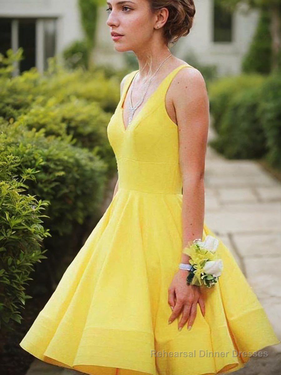 A-Line/Princess V-neck Short/Mini Satin Homecoming Dresses With Ruffles Main image