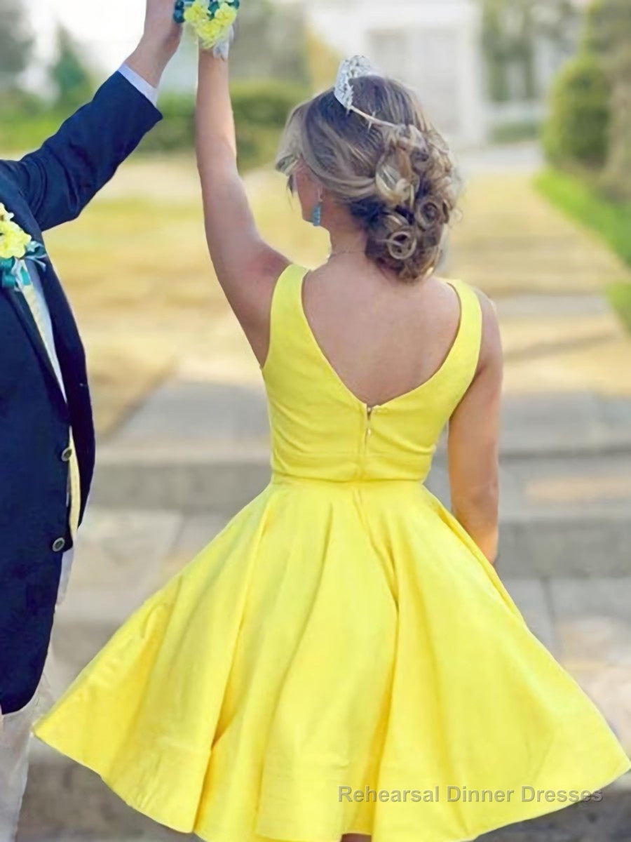 A-Line/Princess V-neck Short/Mini Satin Homecoming Dresses With Ruffles Secondary image