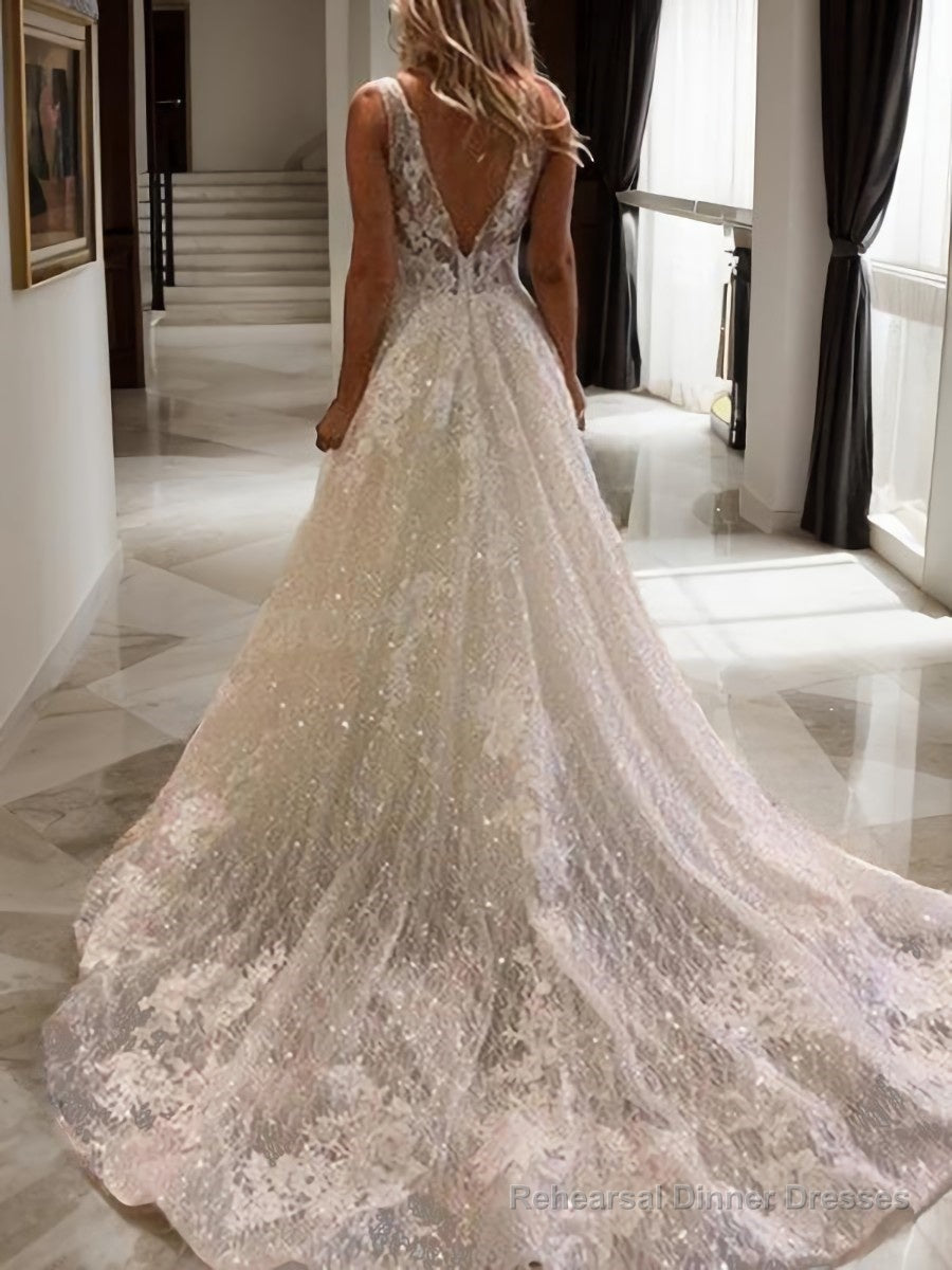 A-Line/Princess V-neck Sweep Train Tulle Wedding Dresses With Appliques Lace Main image