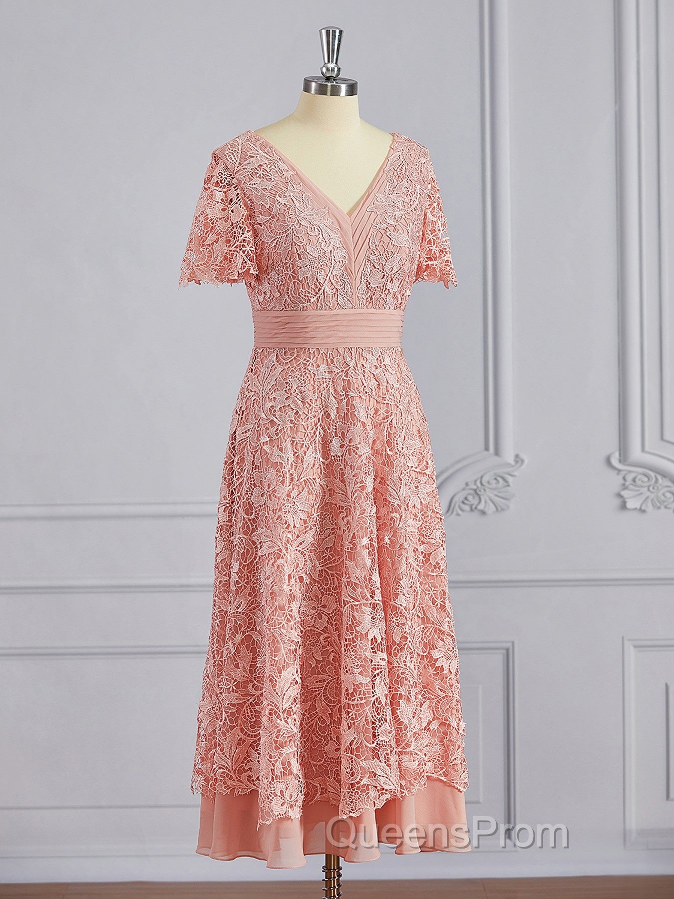 A-Line/Princess V-neck Tea-Length Chiffon Mother of the Bride Dress With Appliques Lace