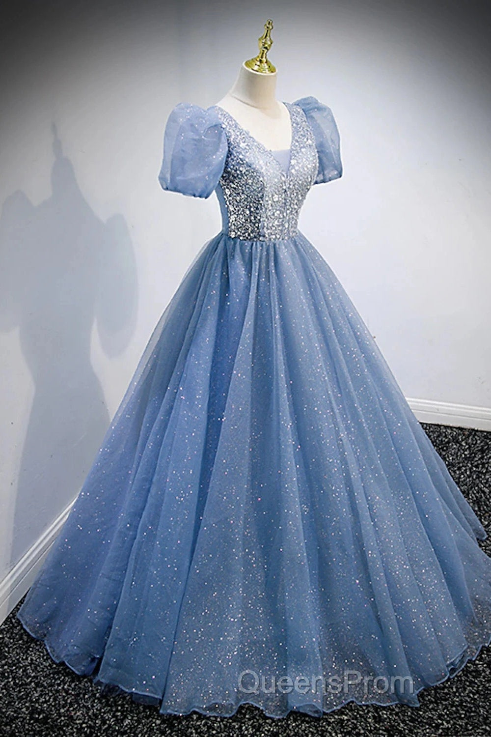 A-Line Evening Prom Dress Puffy Dress Quinceanera Floor Length Short Sleeve V Neck Tulle With Sequin Secondary image